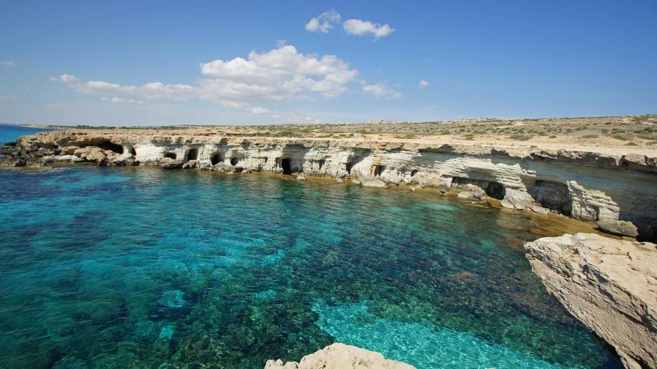 Nomasuites - Sea Studio Paphos Eksteriør billede